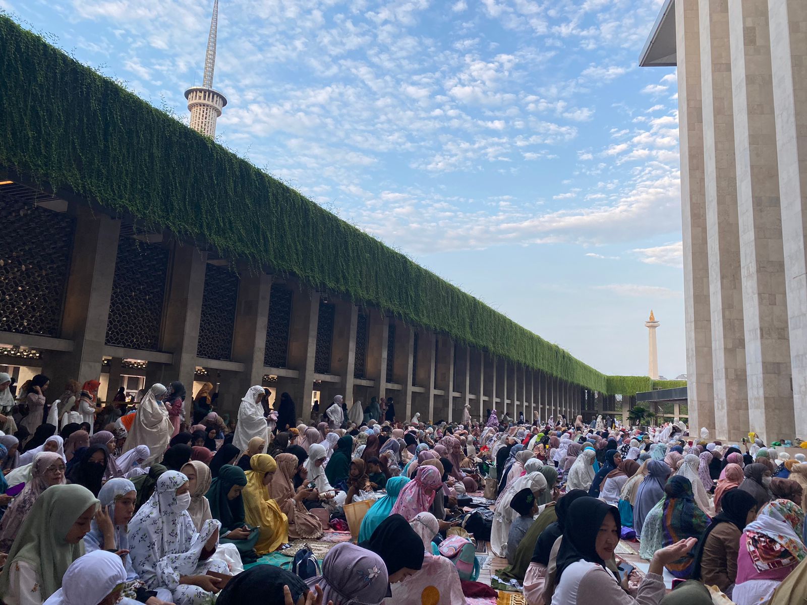Ribuan Jamaah Padati Masjid Istiqlal Saat Idul Adha