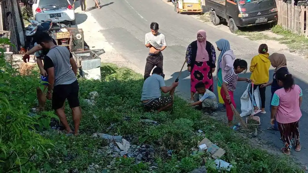 Komunitas Muda Interfaith Gelar Aksi Bersih Tempat Ibadah